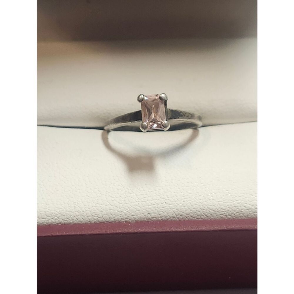 Elegant Silver Ring with Rectangular Pink Gemstone